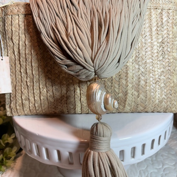 Neutral Woven Straw Clutch with Shell Tassel Accent - Picture 2 of 4